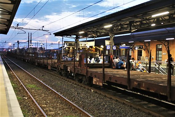 Il treno merci fermo a Pontedera 2